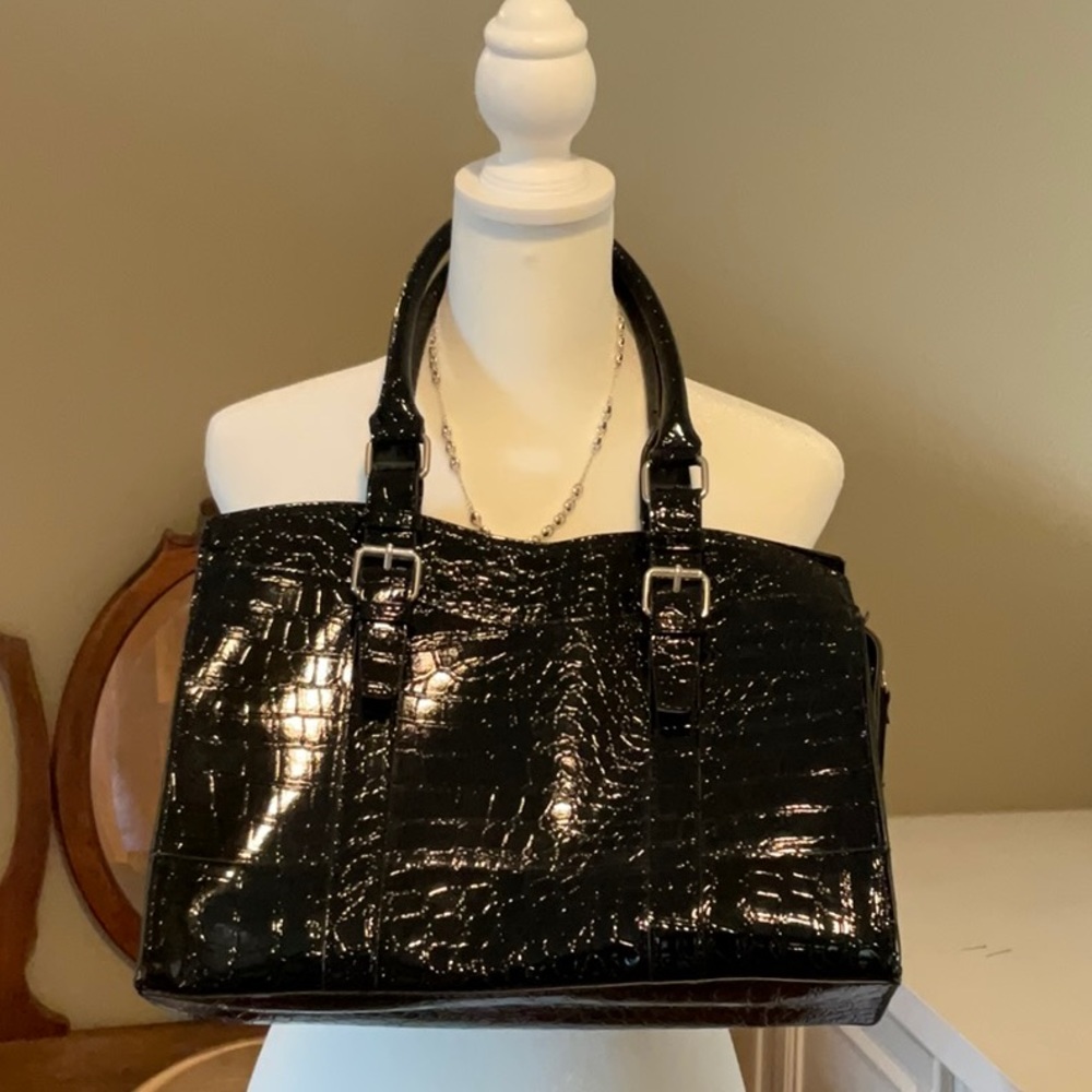 Bueno Patten Leather Purse Black EUC